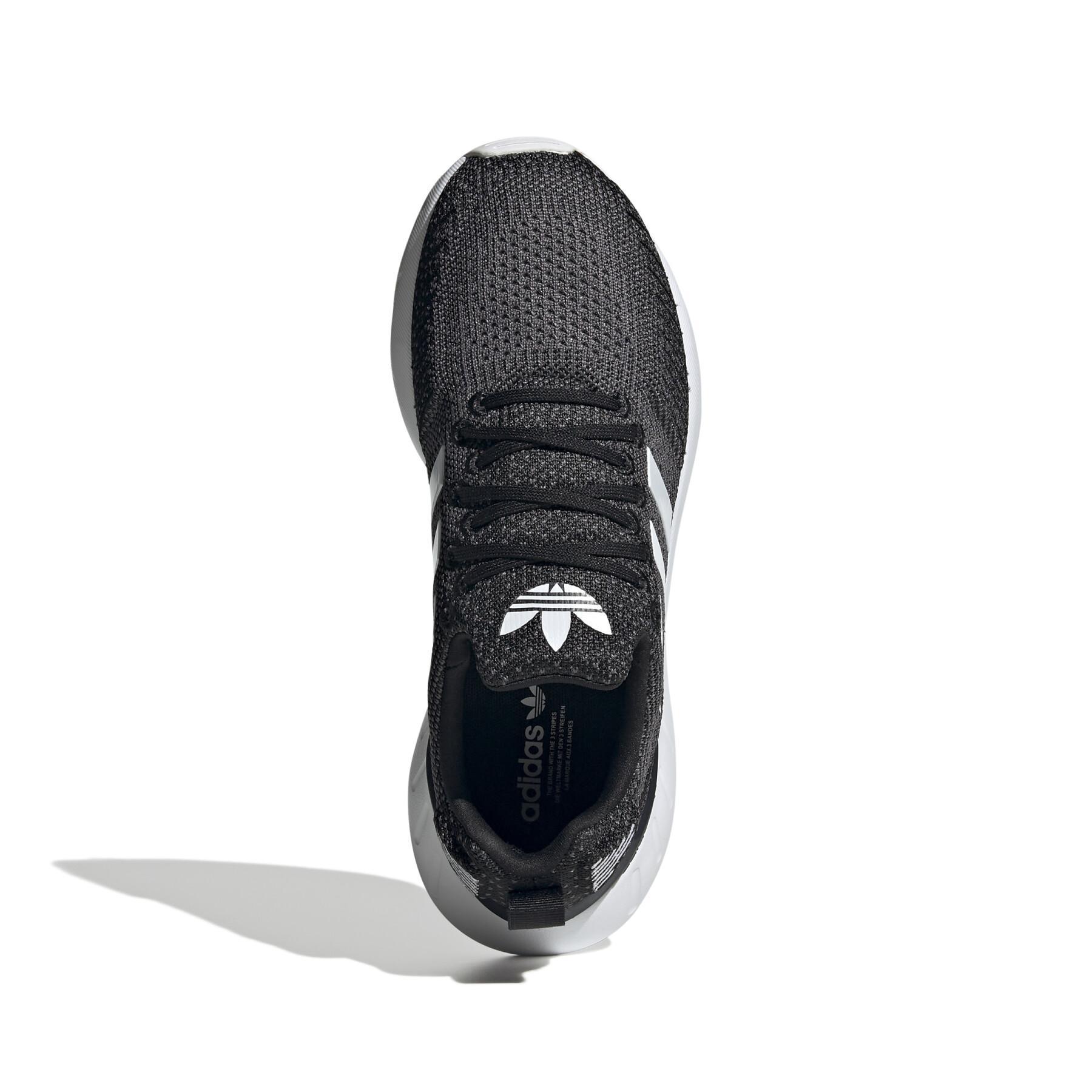 Scarpe da ginnastica da donna adidas Originals Swift Run 22